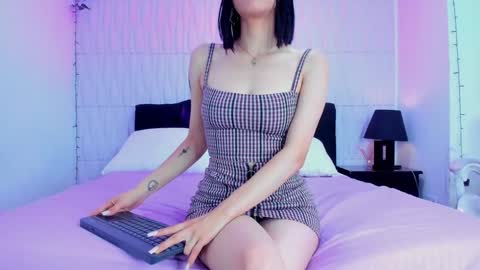 Snapshot of artemisa_leon chatting on January 15, 3:11 am artemisa_leon online show from January 15, 3:11 am