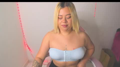 Val online show from March 13, 10:44 pm