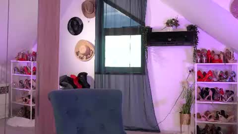 Amalia online show from July 27, 4:20 am