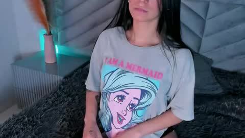 ARY THOMPSON online show from December 5, 8:22 pm