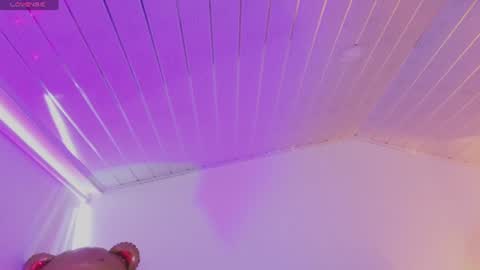 arycooper_ online show from August 3, 11:49 am