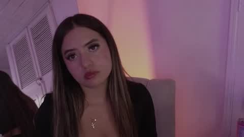 arycooper_ online show from June 16, 5:03 pm