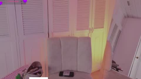 arycooper_ online show from July 8, 2:19 pm