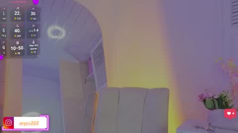 arycooper_ online show from June 22, 1:19 pm