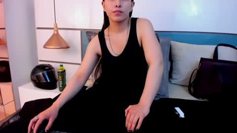 Ashkoreh online show from August 3, 8:36 pm