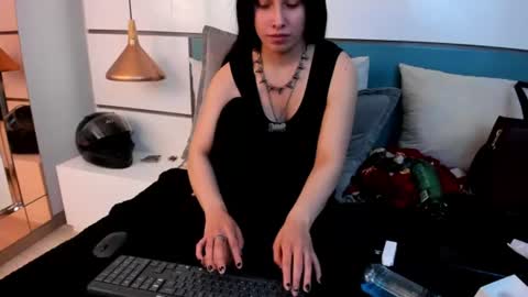 Ashkoreh online show from July 28, 6:20 pm