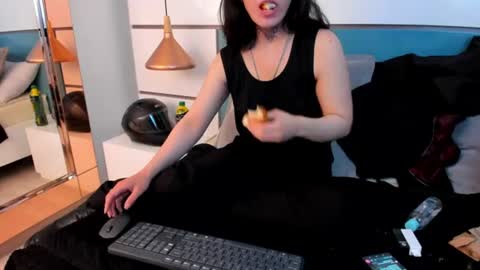 Ashkoreh online show from June 25, 10:22 pm