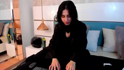 Ashkoreh online show from July 22, 10:00 pm