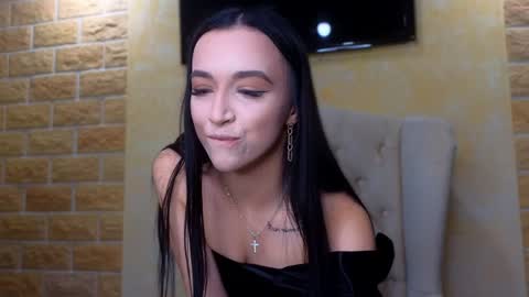 Snapshot of ashleroy chatting on December 12, 9:19 am veronika online show from December 12, 9:19 am