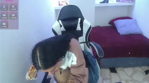 ashley17_ online show from February 1, 4:33 am