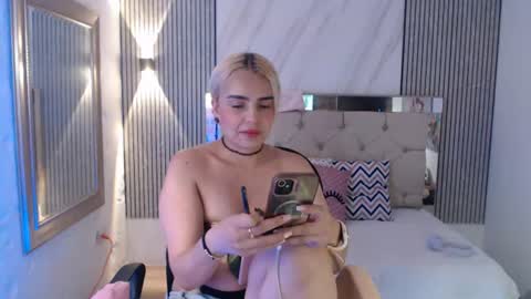 ashley__tylor online show from June 11, 4:37 pm