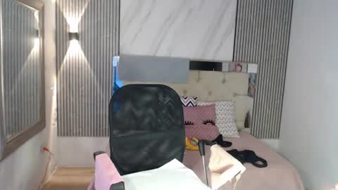 ashley__tylor online show from July 29, 9:26 pm