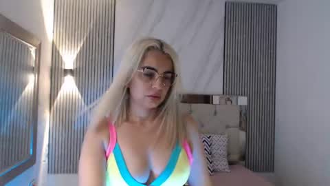 ashley__tylor online show from July 22, 7:37 pm