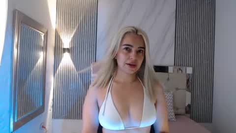 ashley__tylor online show from July 20, 4:09 pm