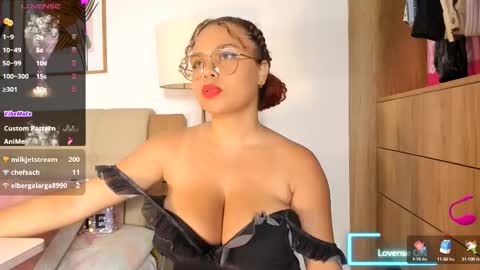 Snapshot of ashley_black6 chatting on October 5, 10:26 pm Soy Ash online show from October 5, 10:26 pm