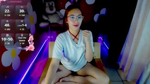 Ashley online show from June 4, 7:29 pm