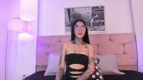 ashley_white07 online show from July 2, 11:38 am