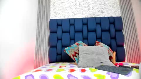 ashlybenison online show from February 14, 4:58 am