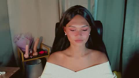 Kianna online show from April 28, 1:26 pm