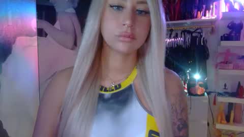 iwantaspen online show from February 13, 3:18 am