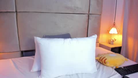 Snapshot of assh69_ chatting on October 29, 5:01 am Assh online show from October 29, 5:01 am