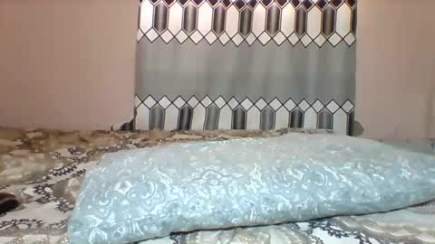 FLORAH DANIEL online show from January 16, 7:26 am