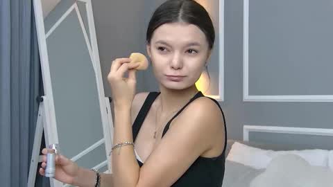 Aster Quinn online show from October 3, 4:23 pm