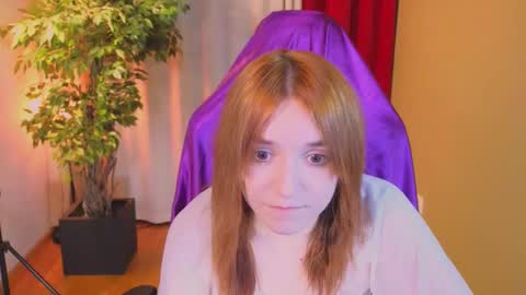 Snapshot of astra_lis chatting on October 4, 8:57 pm Astra online show from October 4, 8:57 pm