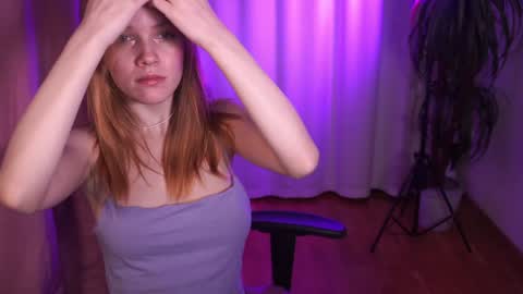 Snapshot of astra_lis chatting on December 5, 12:22 pm Astra online show from December 5, 12:22 pm