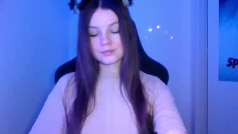 astradream_ online show from February 20, 10:43 pm