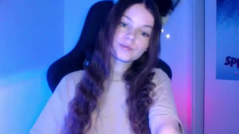 astradream_ online show from December 22, 8:45 pm