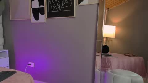 astrid_velle online show from July 24, 2:09 am