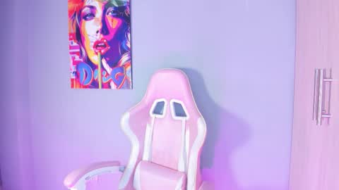 athenea__fox online show from December 14, 11:38 am