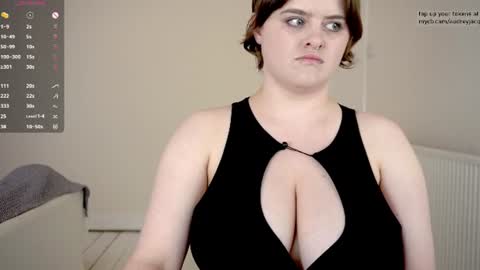 Audrey Jacq online show from June 10, 4:49 pm