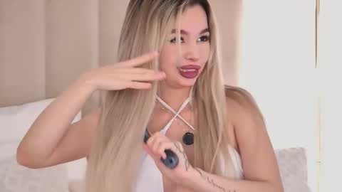 aureliasin online show from April 14, 7:30 am