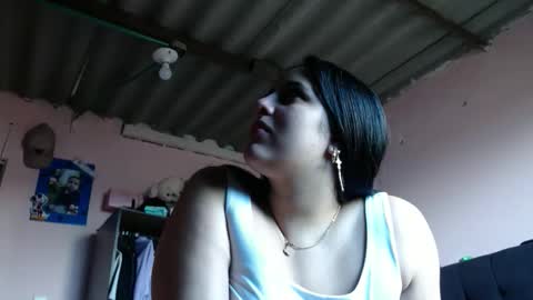 auroa_0785 online show from June 4, 4:33 pm