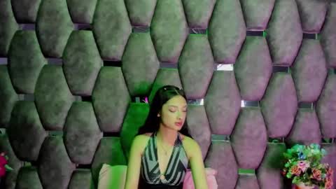 aurora online show from December 20, 2:32 pm