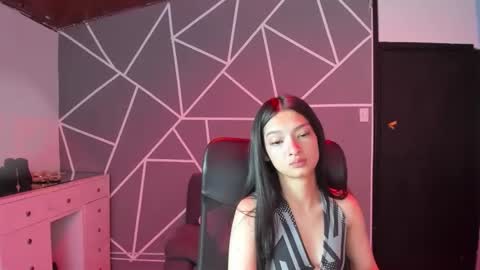 aurora online show from November 25, 4:31 pm