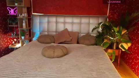 Aurora online show from February 16, 6:21 pm