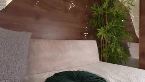 aurora_cruz online show from June 25, 5:12 am