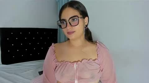 aurora_lenovic online show from November 7, 6:13 pm