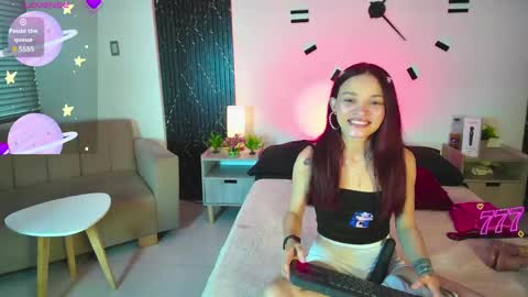 Aurora  online show from April 20, 1:58 pm