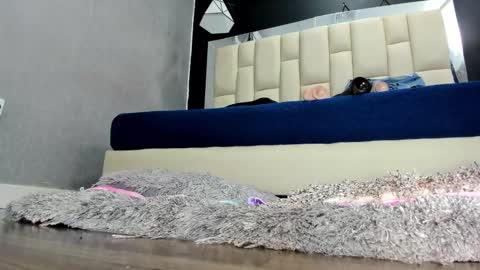 Snapshot of auroraa_miller chatting on January 28, 12:11 pm auroraa_miller online show from January 28, 12:11 pm