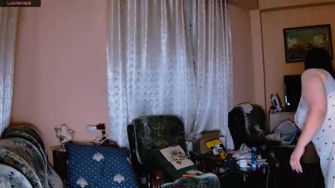 Aurora  Follow me online show from May 5, 11:19 pm