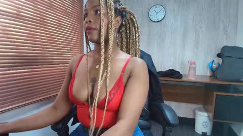 Snapshot of aurorabrow chatting on October 20, 4:10 pm Ariana online show from October 20, 4:10 pm