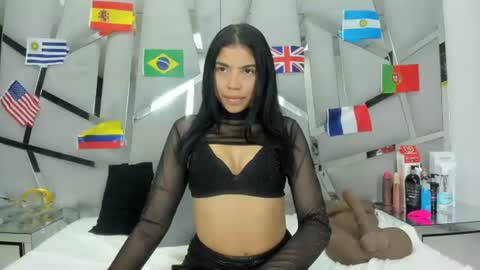 aurorahoney32 online show from June 26, 9:27 pm