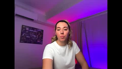 aussielulu online show from March 11, 9:35 am