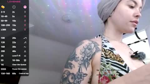 Snapshot of autumnb712 chatting on October 3, 2:33 pm autumnb712 online show from October 3, 2:33 pm