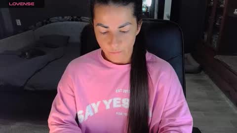 Ava online show from October 1, 11:15 am