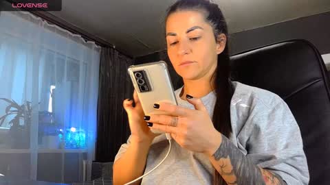 Ava online show from January 28, 12:43 pm